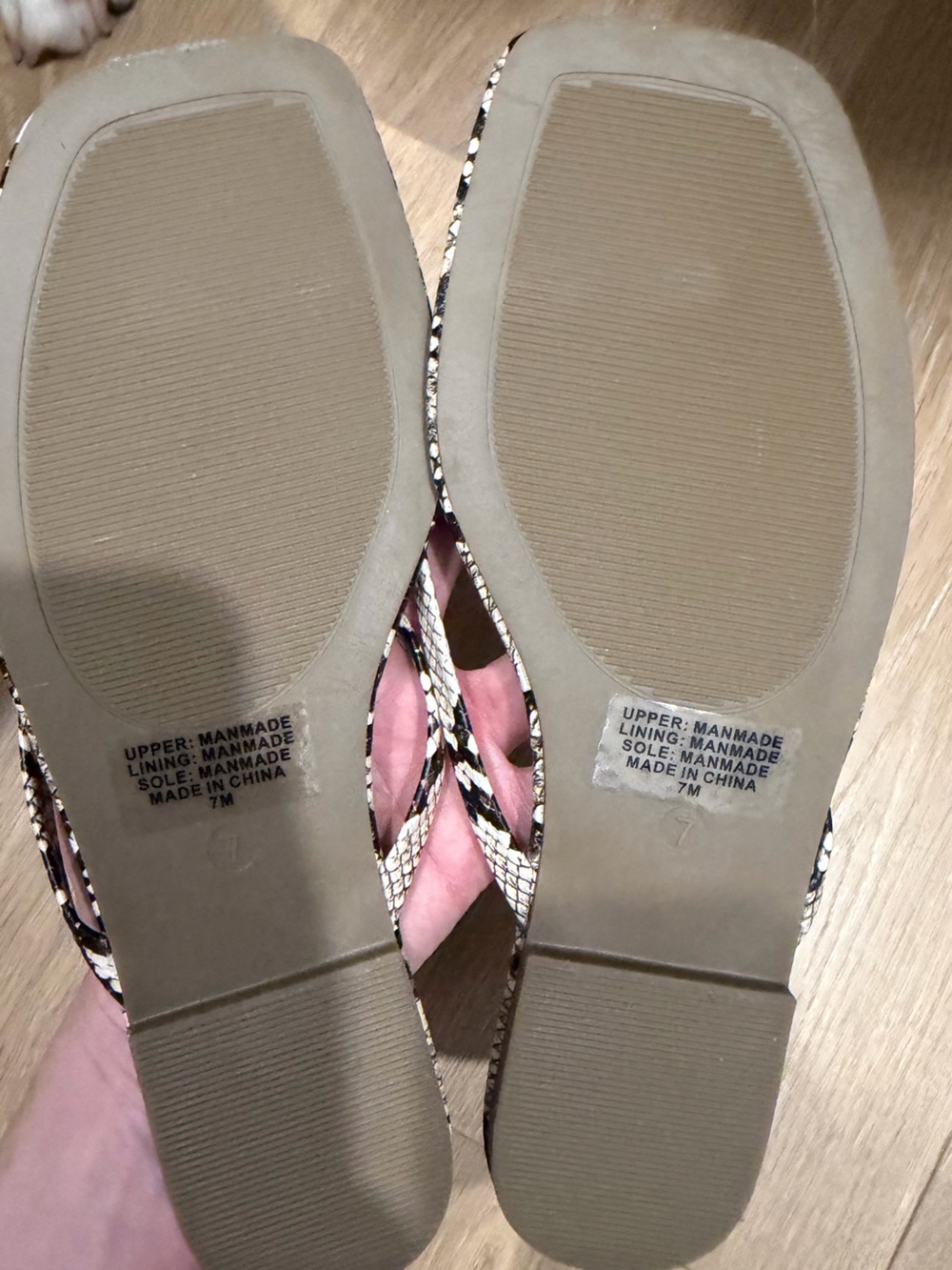 LOFT Snake Pattern Square toe flips - Picture 4 of 5